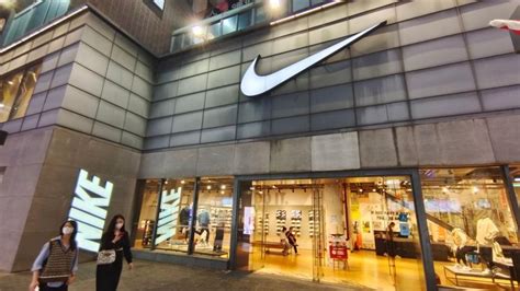 Nike verkoopt voor ruim 12 miljard euro aan schoenen en kleding